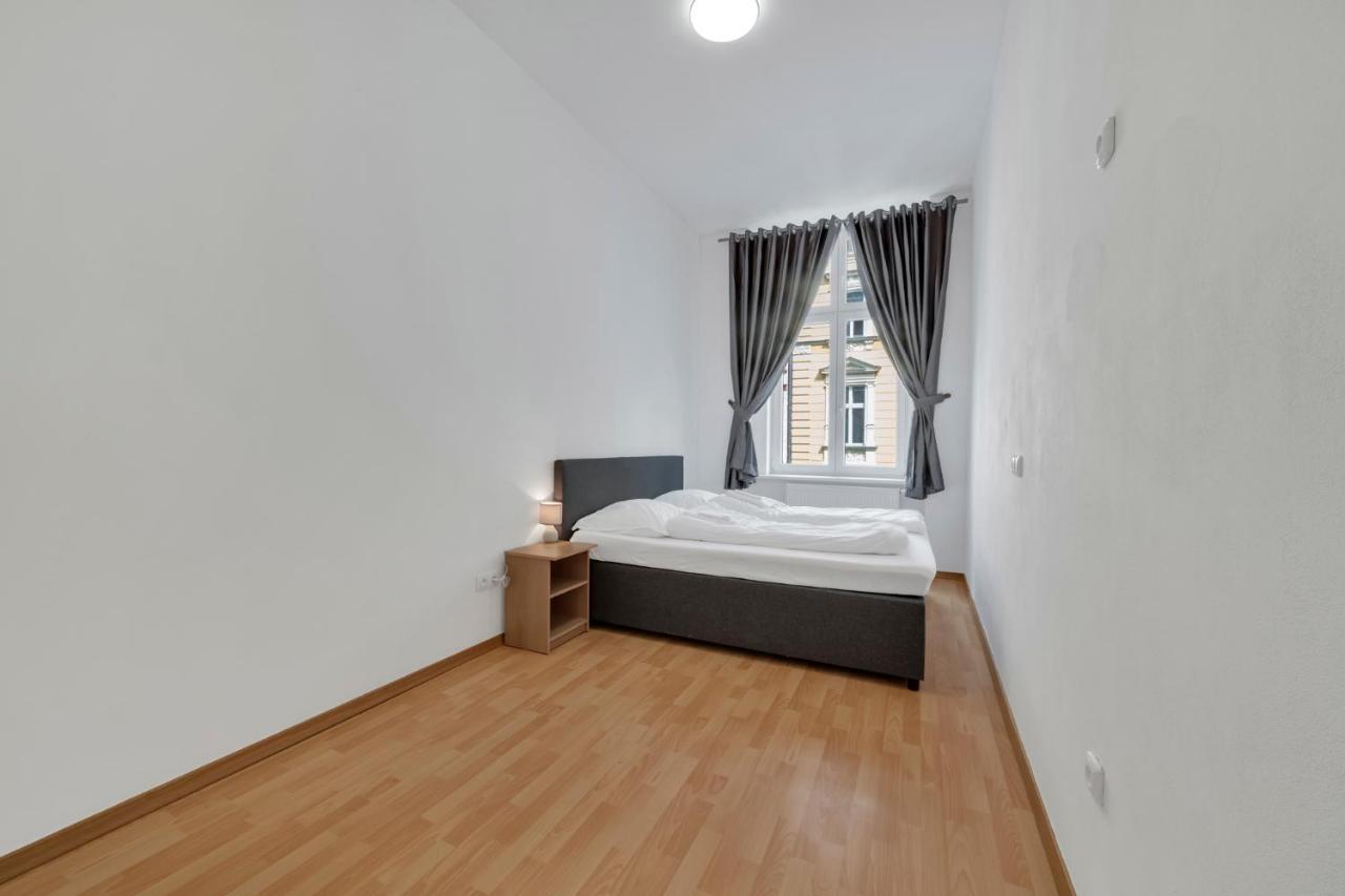 The Dante Apartments 1988, City Centre Хеб Екстериор снимка